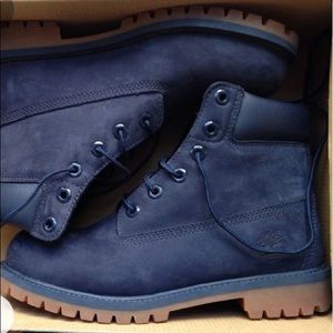 Timberlands navy boots